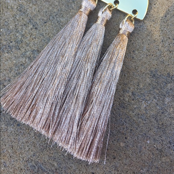 GEOMETRIC MULTI TASSEL EARRINGS - Picture 7 of 7